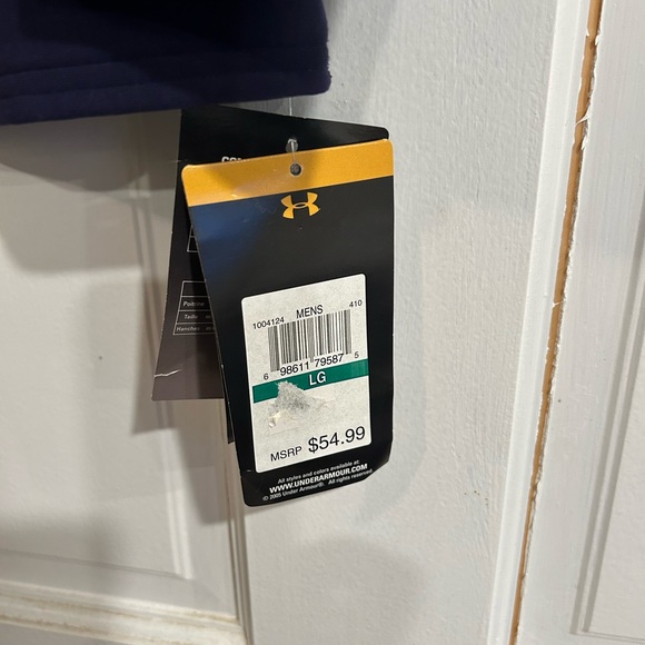 Under Armour top - Picture 3 of 4